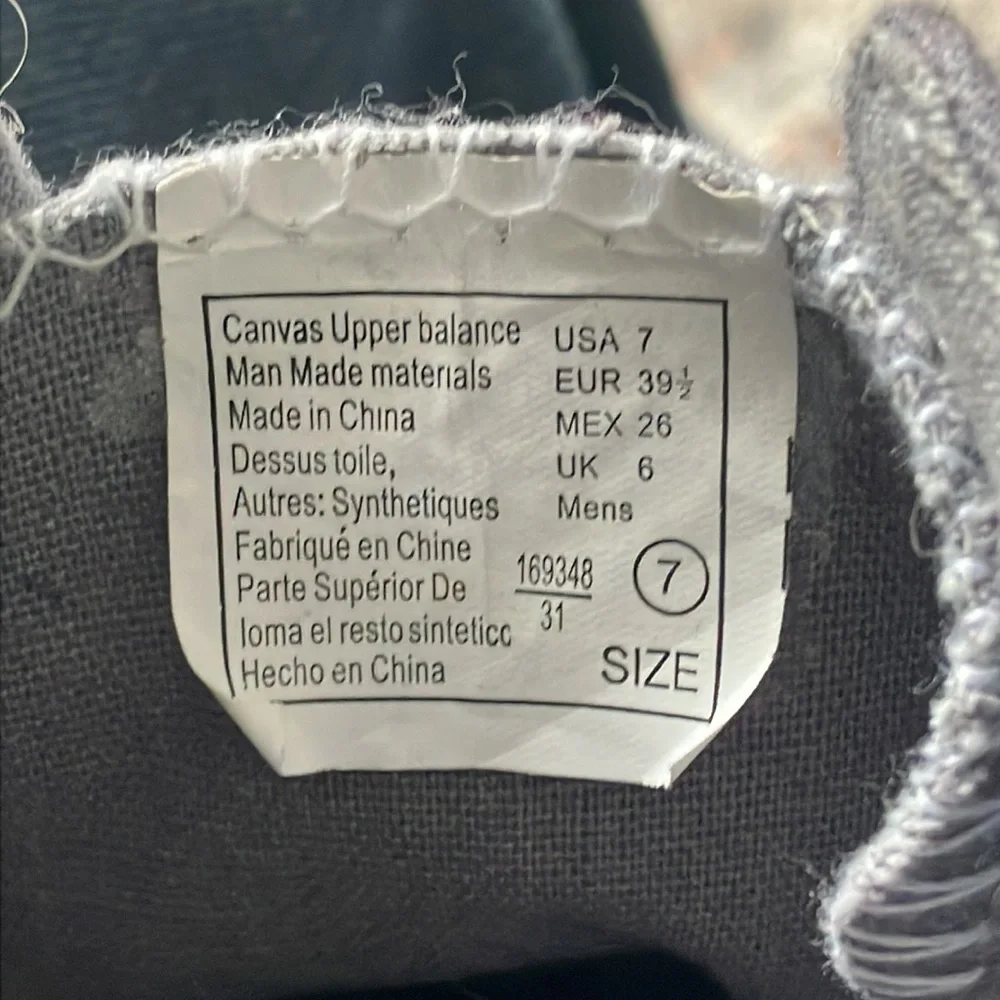 Air walk mint condition! - Picture 7 of 7